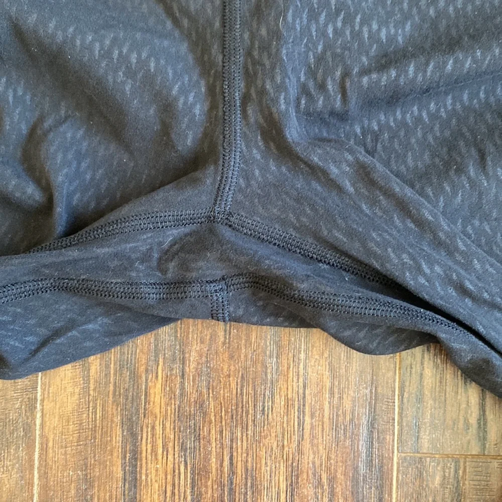 Lululemon align black subtle pattern 25” - Picture 4 of 9